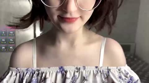 Snapshot of dodiebabikian chatting on 06.17.26 Annie PVT IS OPEN online show from 06.17.26