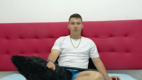 Snapshot of dogerman_01 chatting on 05.19.26 01 online show from 05.19.26