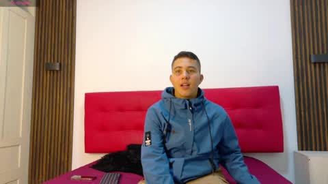 Snapshot of dogerman_01 chatting on 05.25.26 01 online show from 05.25.26