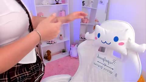 Snapshot of dolce_antonellaa chatting on 10.18.25 antonella online show from 10.18.25