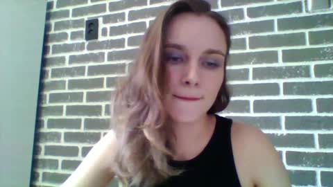 Snapshot of dolcezza_ chatting on 04.02.26 dolcezza_ online show from 04.02.26