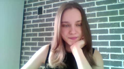 Snapshot of dolcezza_ chatting on 04.14.26 dolcezza_ online show from 04.14.26