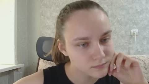 Snapshot of dolcezza_ chatting on 06.17.26 dolcezza_ online show from 06.17.26