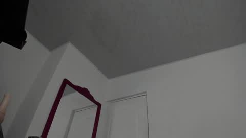 Snapshot of doll10starx chatting on 12.04.24 Ludika Santiago online show from 12.04.24