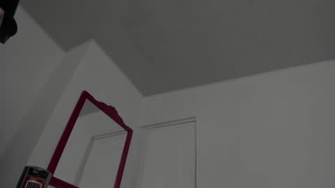 Snapshot of doll10starx chatting on 12.20.24 Ludika Santiago online show from 12.20.24