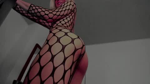 Snapshot of doll10starx chatting on 02.09.25 Ludika Santiago online show from 02.09.25