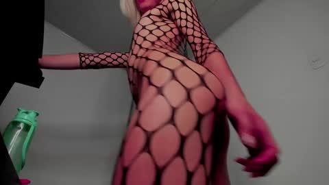 Snapshot of doll10starx chatting on 03.08.25 Ludika Santiago online show from 03.08.25