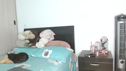 Snapshot of doll_and_sex chatting on 02.06.25 Auro and Santiago online show from 02.06.25