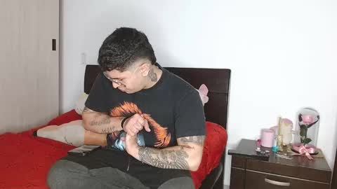 Snapshot of doll_and_sex chatting on 02.13.25 Auro and Santiago online show from 02.13.25