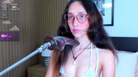 Bella  online show from 09.18.25