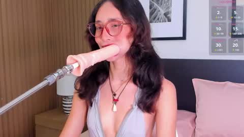 Bella  online show from 11.21.25