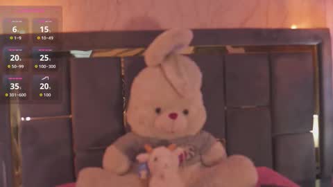 doll_daisy_ online show from 10.18.25