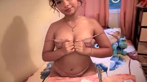 Snapshot of doll_dolcce chatting on 10.11.25 doll dolcce online show from 10.11.25