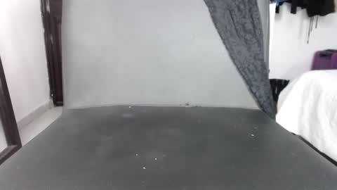 doll_dollys_ online show from 02.25.25