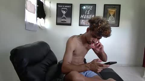 Snapshot of dollarhot30 chatting on 04.11.26 DollarHot30 online show from 04.11.26