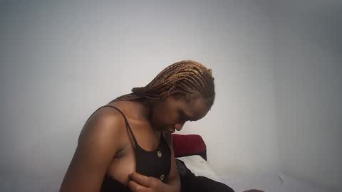 Snapshot of dollberry chatting on 01.12.25 dollberry online show from 01.12.25