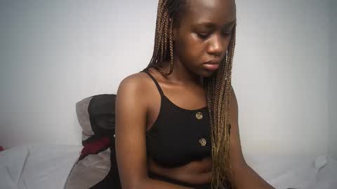 Snapshot of dollberry chatting on 01.13.25 dollberry online show from 01.13.25