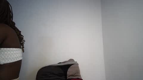 Snapshot of dollberry chatting on 01.19.25 dollberry online show from 01.19.25