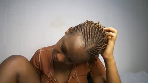 Snapshot of dollberry chatting on 02.05.25 dollberry online show from 02.05.25