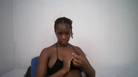 Snapshot of dollberry chatting on 02.08.25 dollberry online show from 02.08.25