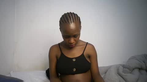 Snapshot of dollberry chatting on 02.18.25 dollberry online show from 02.18.25