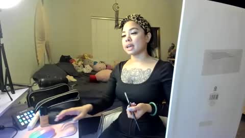 DOLLLFACE online show from 03.09.25