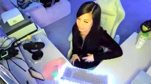 DOLLLFACE online show from 01.07.26