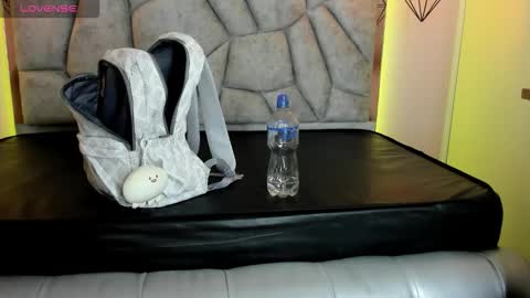   online show from 10.22.25