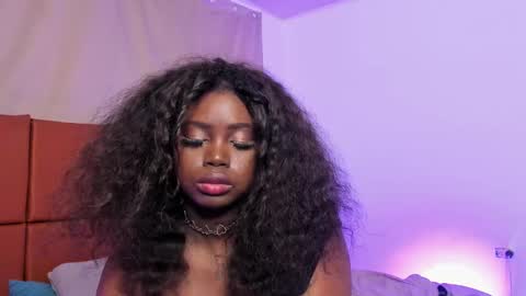 Snapshot of dolly_paige chatting on 12.03.24 emily -- online show from 12.03.24