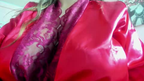 Call me Zoe  online show from 10.24.25