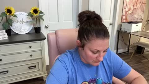 Snapshot of dollydimplez chatting on 02.27.25 Dolly online show from 02.27.25