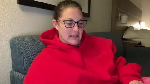 Snapshot of dollydimplez chatting on 03.11.25 Dolly online show from 03.11.25