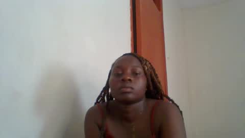 Snapshot of dollyvee chatting on 04.14.26 dollyvee online show from 04.14.26