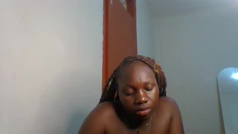 Snapshot of dollyvee chatting on 04.15.26 dollyvee online show from 04.15.26