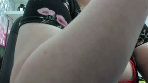 Snapshot of doloressea chatting on 01.26.25 DoloresSea online show from 01.26.25