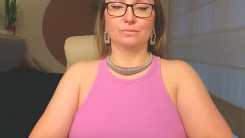 DOM MUMMY online show from 04.26.26