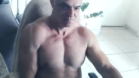 Snapshot of dom_sexx chatting on 01.09.26 dom_sexx online show from 01.09.26