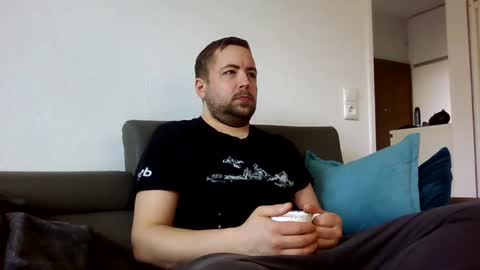 dombio_12 online show from 02.23.25