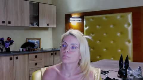 domcaprisse online show from 06.27.26