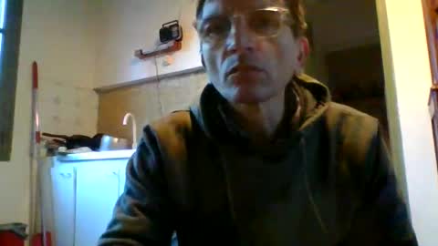 Snapshot of domi94300 chatting on 11.30.25 domi94300 online show from 11.30.25