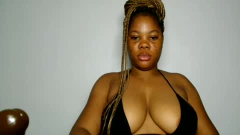 Snapshot of domina_veloura27 chatting on 07.04.26 laura online show from 07.04.26
