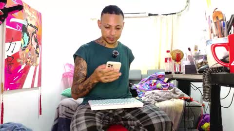 Snapshot of dominant_gay_xxx chatting on 12.21.25 jjhoy online show from 12.21.25