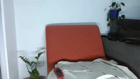 Snapshot of dominantthewolf chatting on 03.26.26 Logan - INDEPENDET MODEL online show from 03.26.26