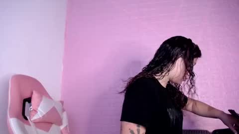   online show from 12.02.25