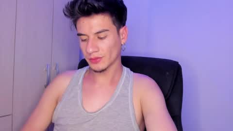 Snapshot of dominic_radccliffe chatting on 05.19.26 Your real love online show from 05.19.26