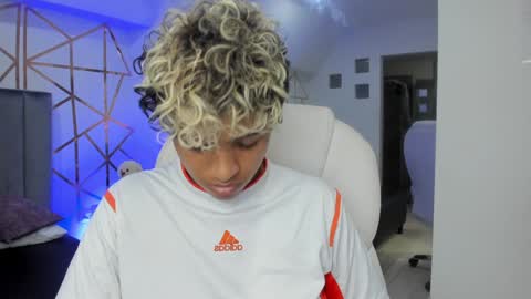 Dominick  online show from 02.03.25