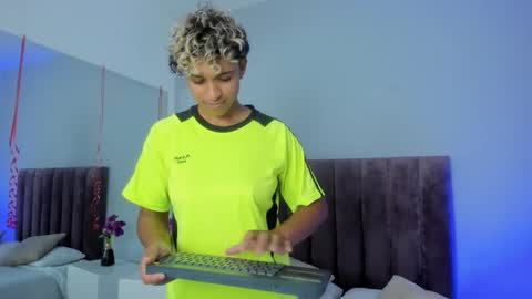 Dominick  online show from 02.18.25