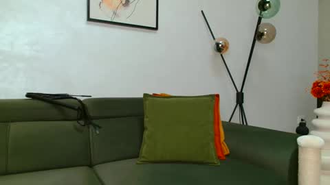 Snapshot of dommedrucilla chatting on 04.29.26 Mistress Gia online show from 04.29.26