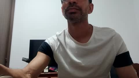 Snapshot of don__chi chatting on 12.08.24 don__chi online show from 12.08.24