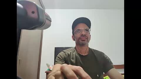 Snapshot of don__chi chatting on 01.11.25 don__chi online show from 01.11.25